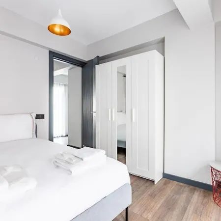 Charming Bright New 2bd1bath Wparking!#339 * İstanbul