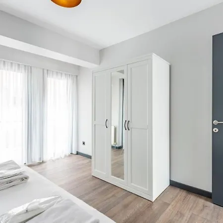 Charming Bright New 2bd1bath Wparking!#339 Istanbul