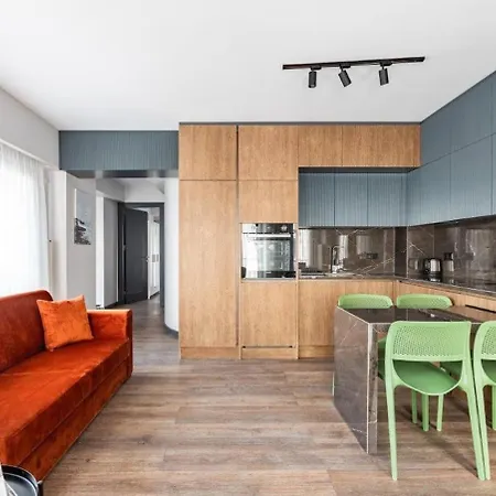 Charming Bright New 2bd1bath Wparking!#339 דירה *
